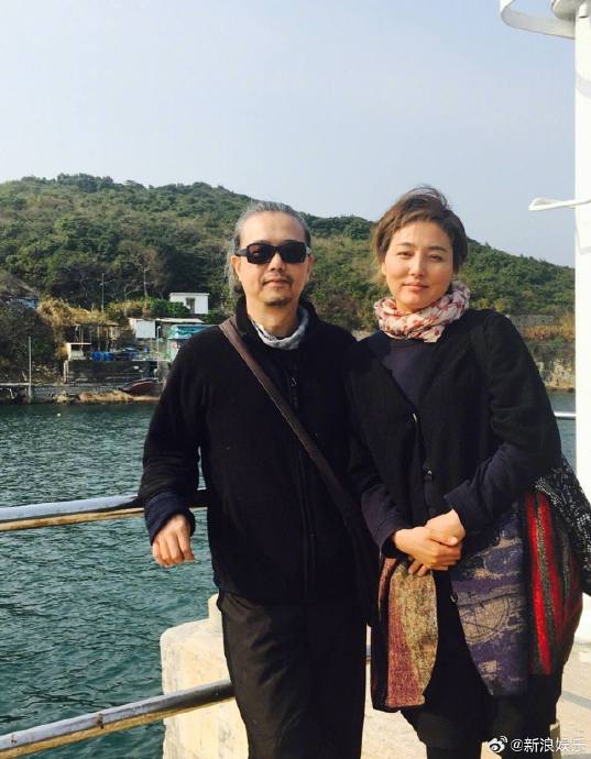 张延与丈夫离婚的主要原因是长期分居吗？