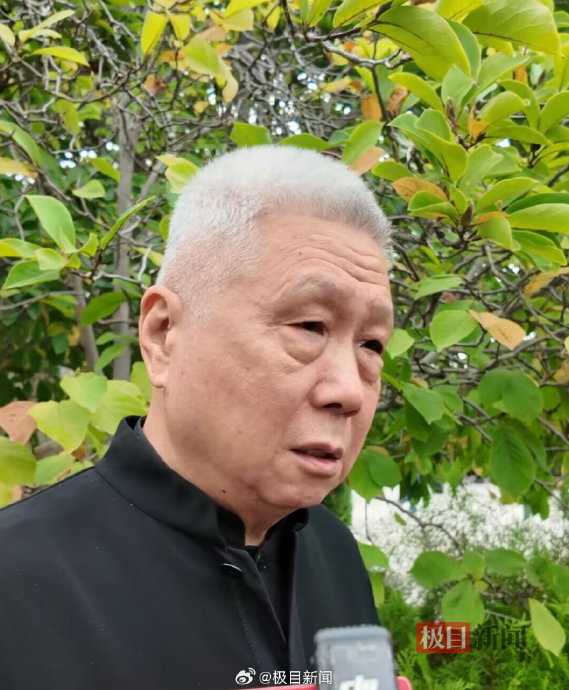 唐师曾的告别仪式现场有哪些感人场景？