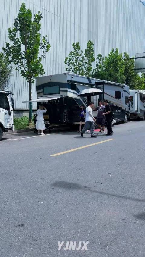 赵露思怎么随便穿穿都这么种草啊