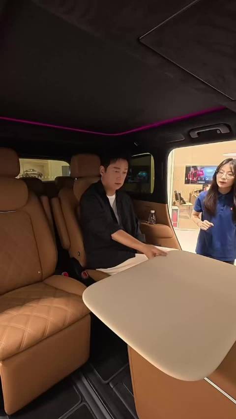 潘粤明称小米澎程适合带进组，空间灵活续航长