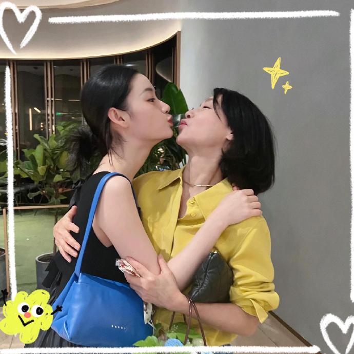 网友对惠英红郭晓婷撞脸话题评价如何? 网友对惠英红郭晓婷撞脸话题评价如何?