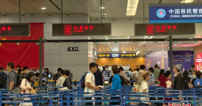 在开放最前沿，他们用行动筑起国门防线