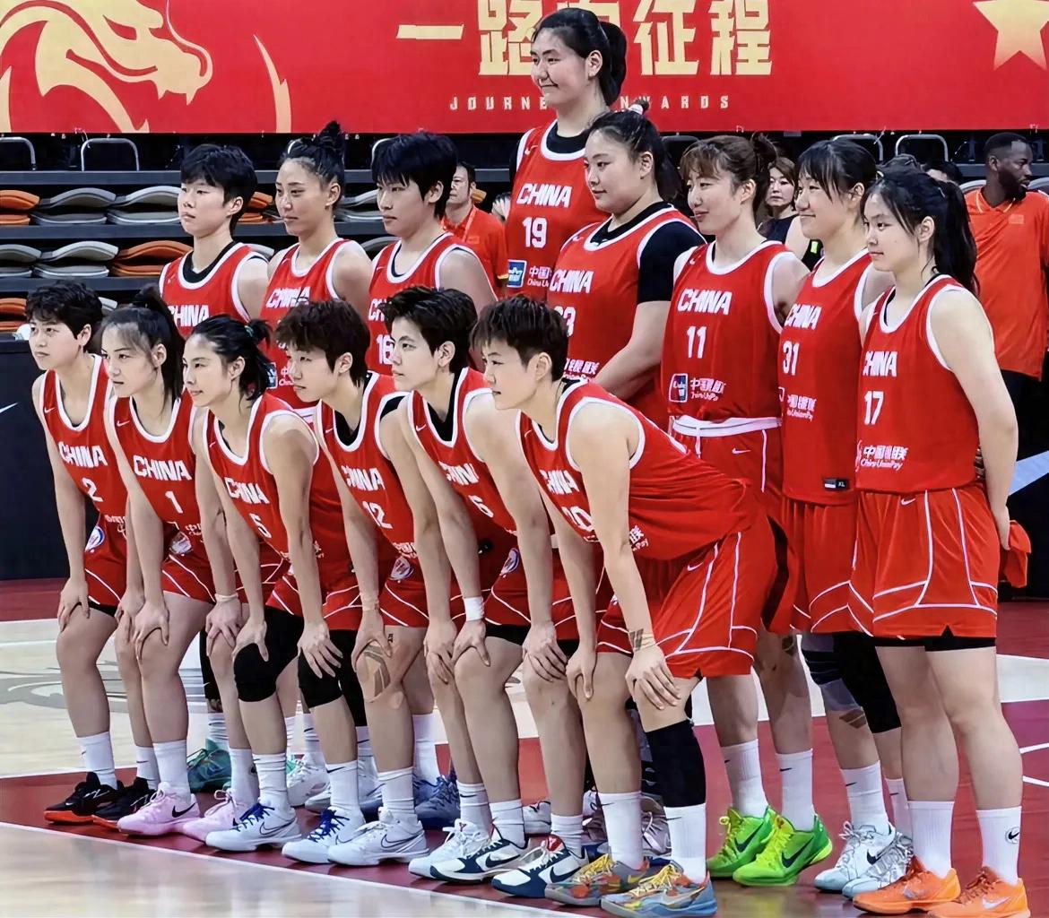 宫鲁鸣豪赌2028！弃用李梦杨力维 换来三连败 这笔"学费"交得值吗？