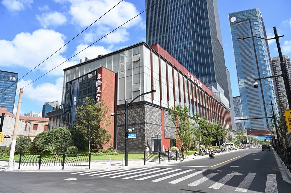 马上评｜在城市的肌理里，上海为文学安一个家