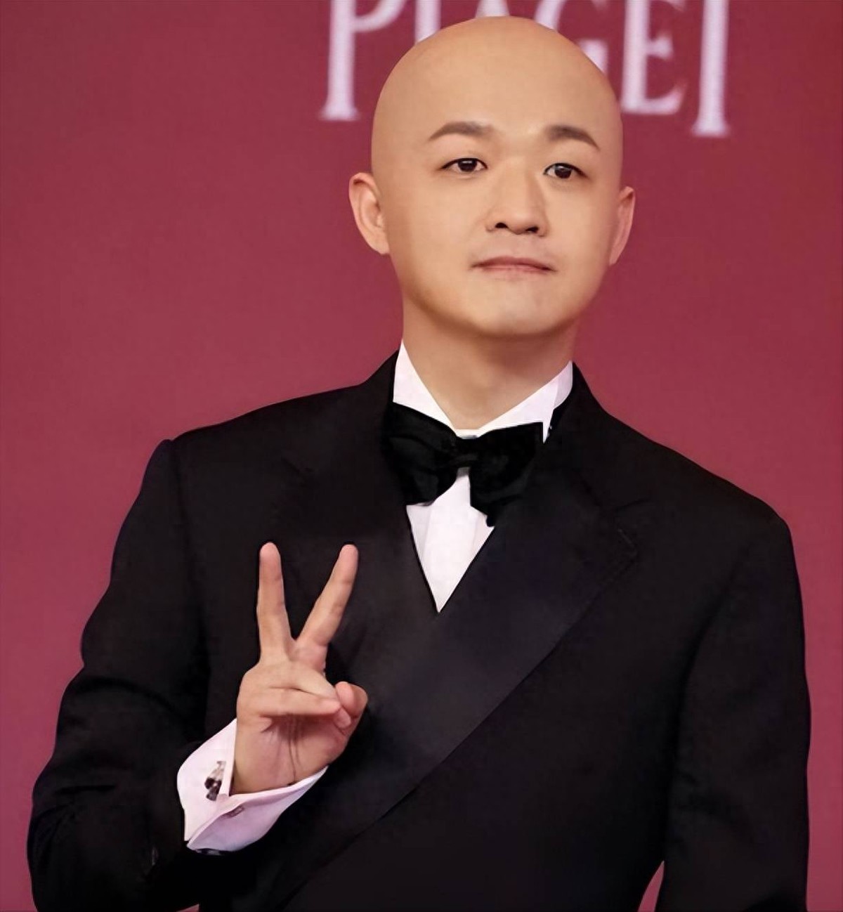 包贝尔被爆出轨24小时，更多猛料被扒，超多受害者，妻子一直信他