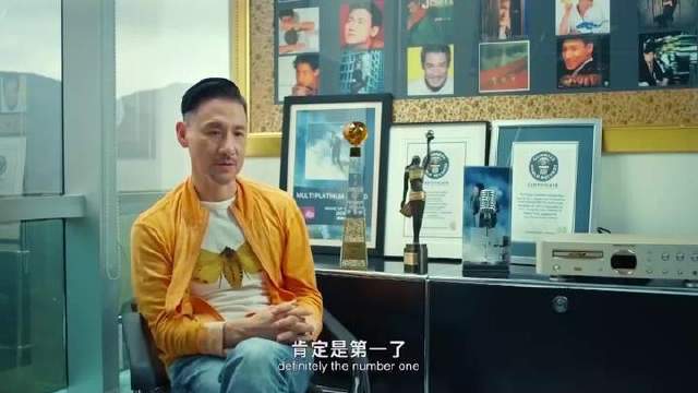 红线女…