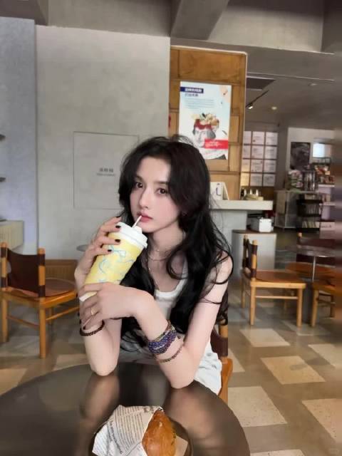 宋祖儿今日更新 出片是如此轻松