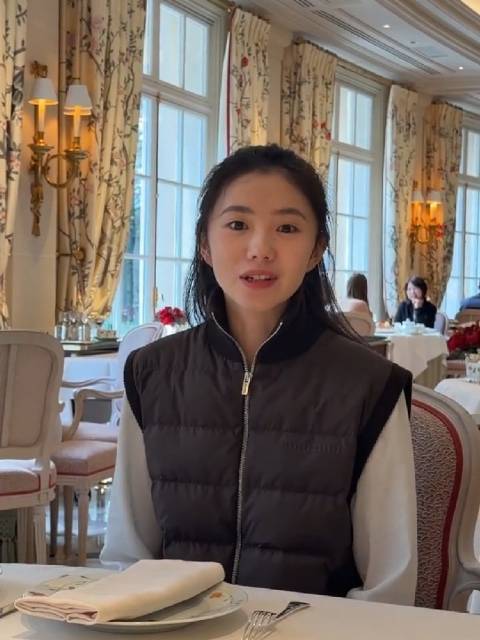 刘浩存赵今麦李庚希素颜吃早餐，网友夸刘浩存松弛感清爽