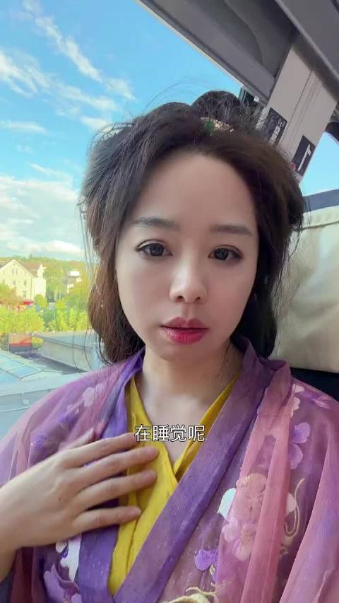 这是在德国的中国网友分享的视频，她吐槽德国火车太离谱，一周停运5次…