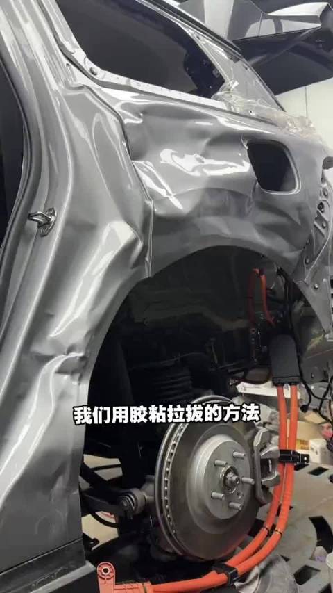 理想i8事故车精修复， 这个老师傅的手艺你打几分？