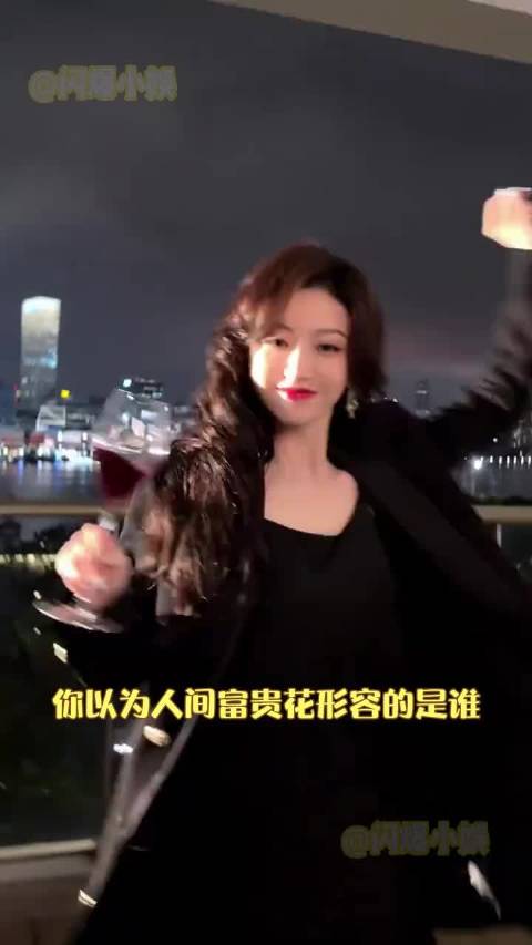 文字有巧言令色的成分 但是景甜的美是无需多言的存在