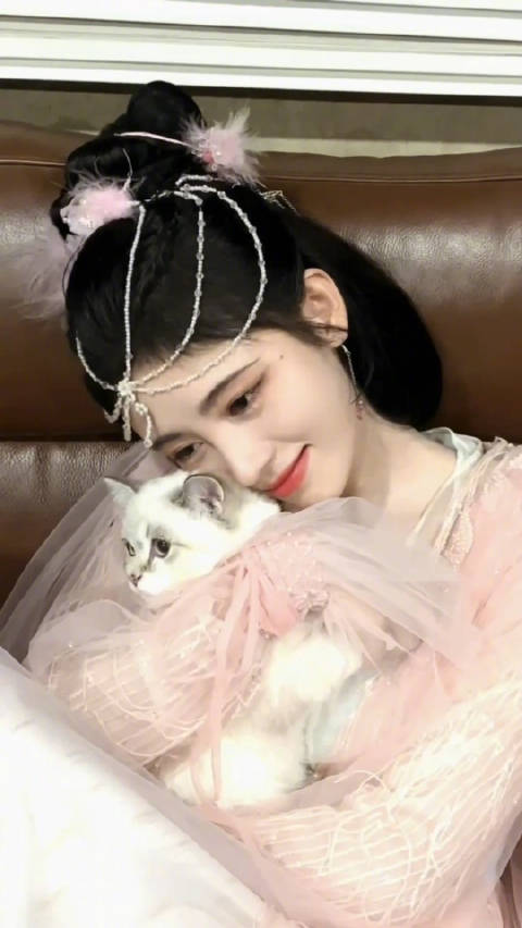 jjy鞠婧祎露芜衣 jjy鞠婧祎月鳞绮纪 °⑅+「守护全世界最好の祎祎酱」+⑅°