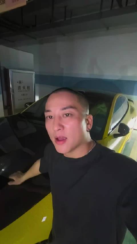 操控好的性能车开长途就是灾难，方向盘重底盘硬座椅硬