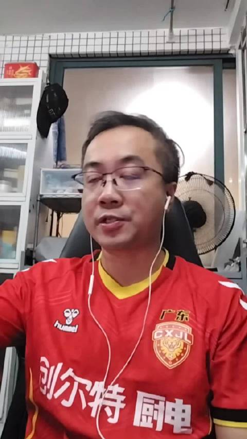 多特蒙德和莱比锡进行球员调整，希腊新星潜力引发关注