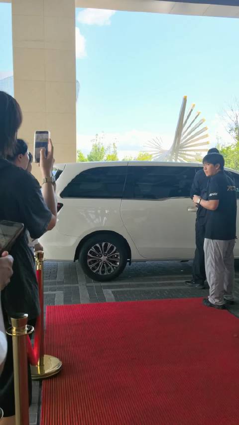 就这么仙气飘飘的向我走来