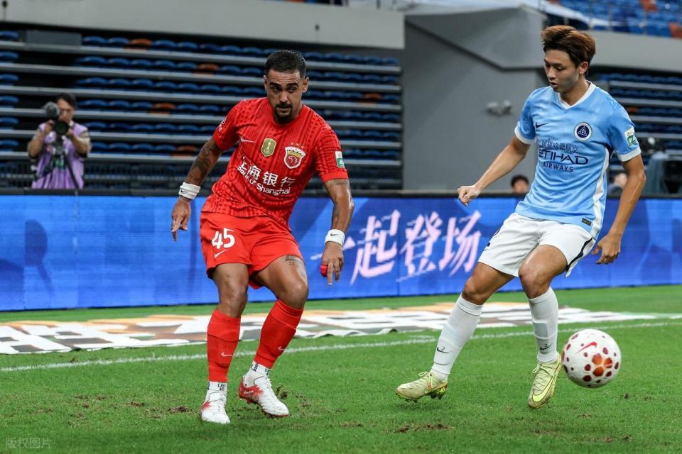 随着山东泰山3-2,北京国安1-1,上海海港1-0,中超最新积分榜出炉