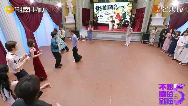 周翊然玩游戏梦回唐亦寻，破碎桀骜感重现