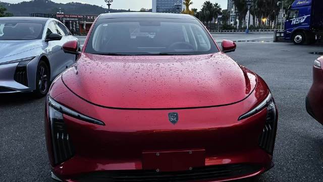 星海S7，天空之镜前脸与126颗灯珠，回头率高