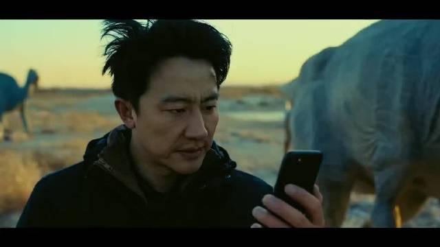 杨华被兄弟金钱羞辱，家人受威胁后放火烧毁一切