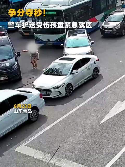 青岛故事丨男孩头部受伤民警火速送其就医