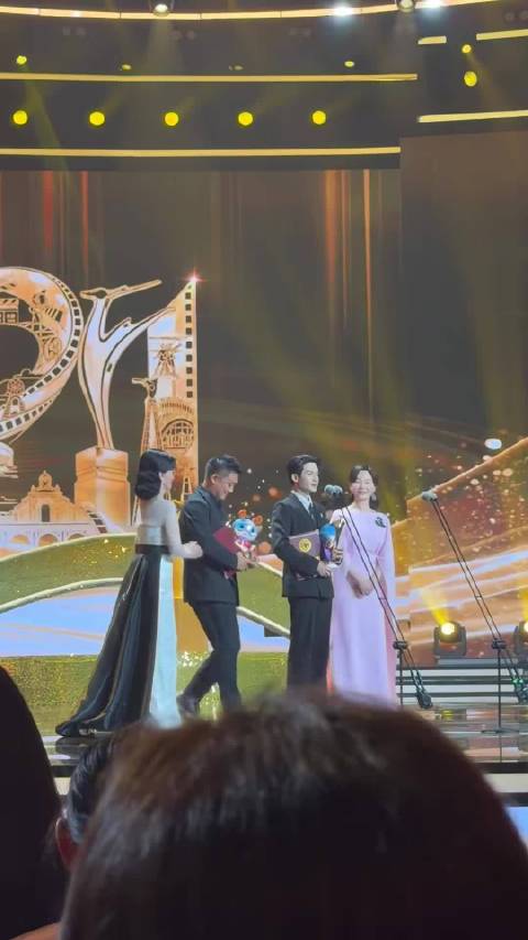 两位女神又同框了