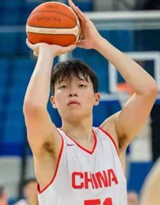 中国男篮打黎巴嫩，要靠杨瀚森继续当“约基奇”用