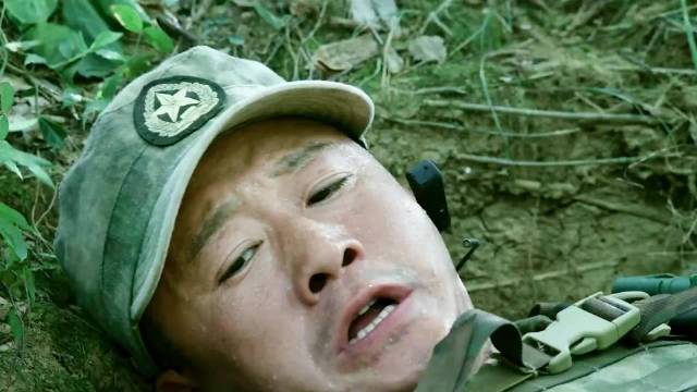 以军人尊严宣誓，犯我中华者，虽远必诛