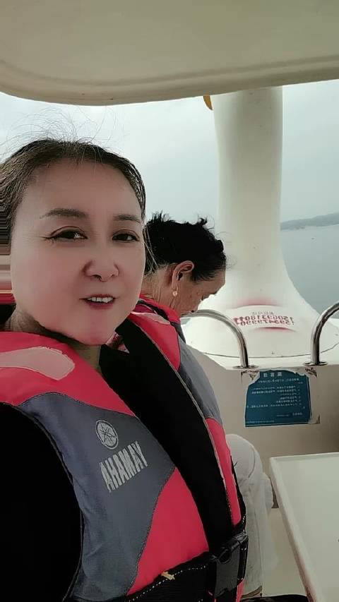 乘风破浪的亲子时光，携长辈共赴蔚蓝之约