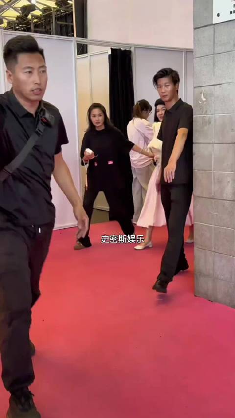 霍思燕真的是我们中国人讲的福相，旺自己、旺家人、连家里的动物都兴旺