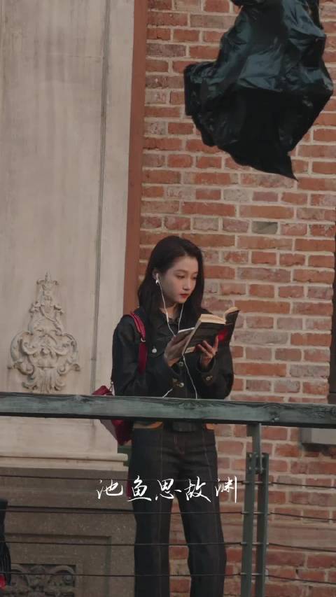 晓彤看书