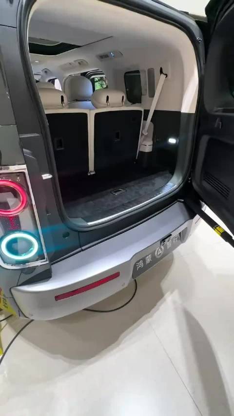 北汽做工品牌分化，极狐高端线超幻影，走量车型落后吉利比亚迪