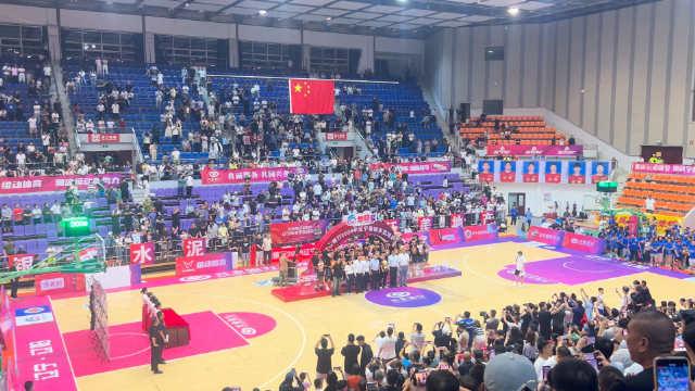 他说去看丛明晨，而我以为可以看到杨鸣