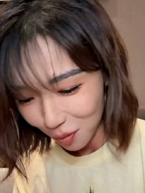 这个恋子说完粤语还在那萌萌的笑