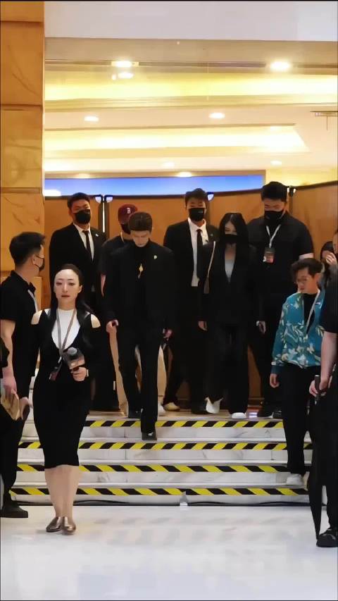 任嘉伦演绎陆绎深情，半寸雨全在眼神里