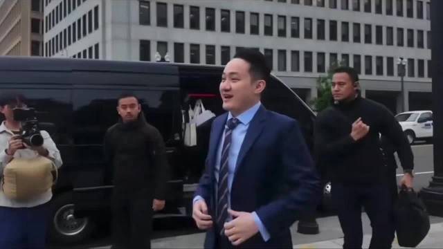 孙宇晨十年成名路，自称在规则缝隙里跳舞