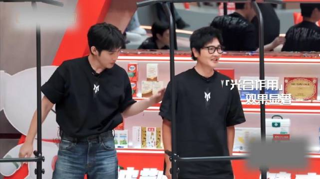 心虚到语调都变了，把我笑晕