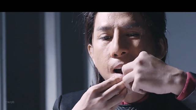 原来这就是古代的易容盖面术啊，就连最先进的人脸识别都认不出来