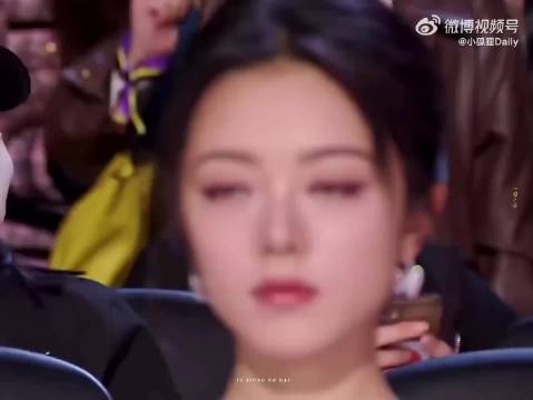 赵今麦特别自律的小女孩呀 身材也特别好