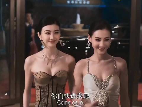 十多年前张柏芝与景甜同框，完美诠释“豪门姐妹花”