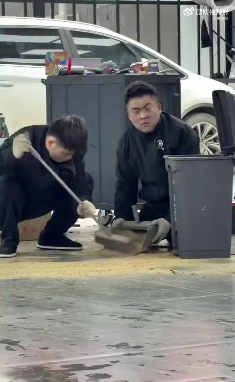 都不像演的，这眼神也太有戏了，拿个奥斯卡也不过分吧