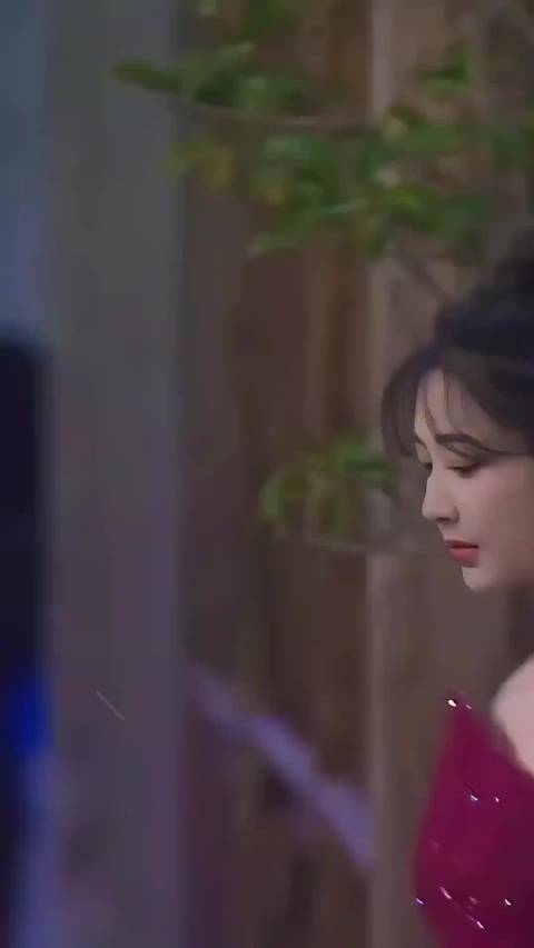 做不了演员的她 如今颜值直接封神！ GQ红毯