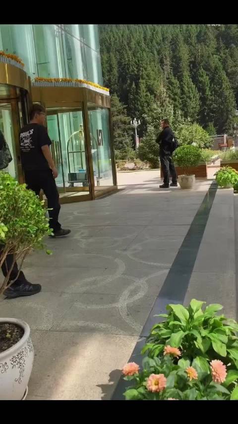 享界V8 MPV脚步近了，预售时间引猜测