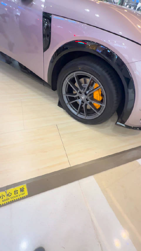岚图追光S四激光雷达试驾智驾表现出色