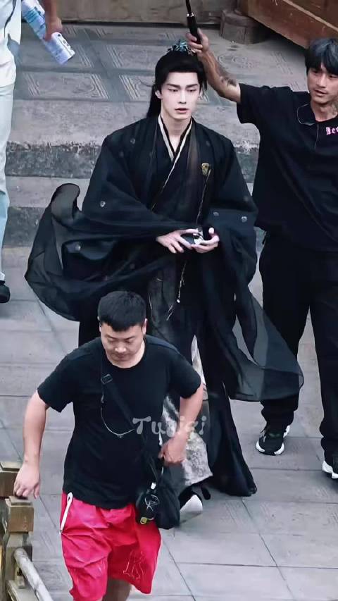 何与《千夜奇谭》路透，新造型的夜幽冥，何与好适合黑色深色