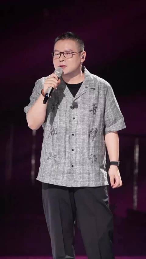 岳云鹏杨宗纬合唱《欢喜就好》歌声接地气，魅力四射