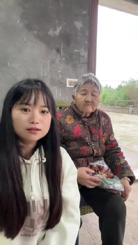 妹妹你出去这段时间家里面就交给我，你不用担心，好好工作，加油哦！