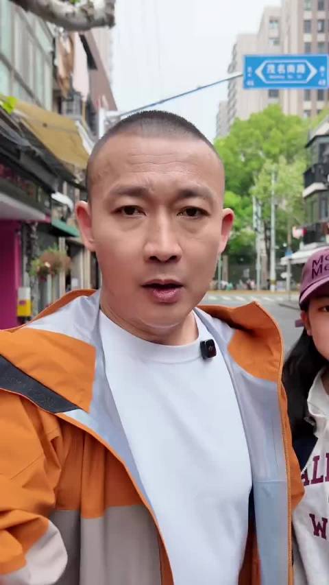 聂远和女儿吃地道上海菜