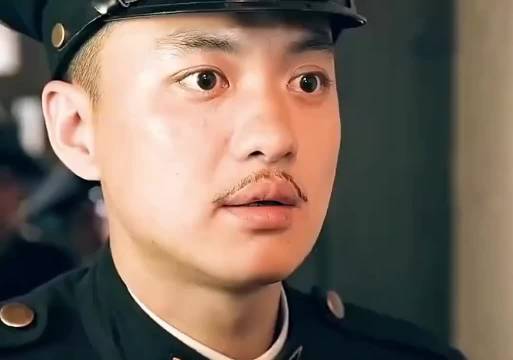 听说是导演给他塞了500块钱他才放了人