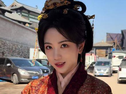 上天入地寻遍四海八荒，再难觅得如你这般灵动鲜活的女孩 代露娃茯苓 横店