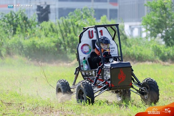 一年双冠！柳州工学院LSRacing车队在2026中国汽车工程学会巴哈大赛上荣耀加冕